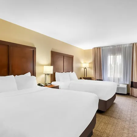 Comfort Inn & Suites Near University Of Wyoming