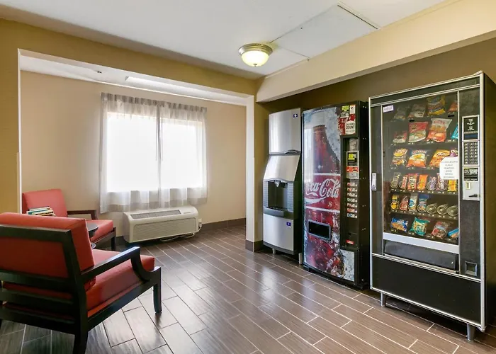 Hotel Comfort & Near Of Wyoming Laramie