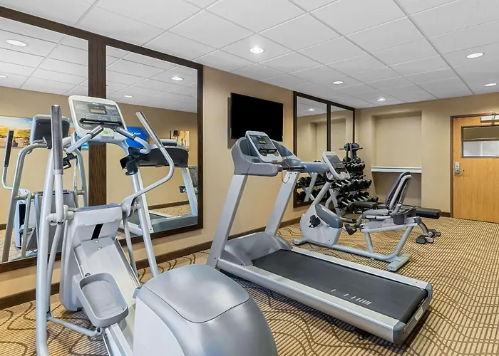 Comfort & Near Of Wyoming Hotel 4*