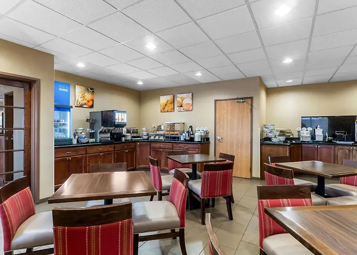 Hotel Comfort & Near Of Wyoming 4*