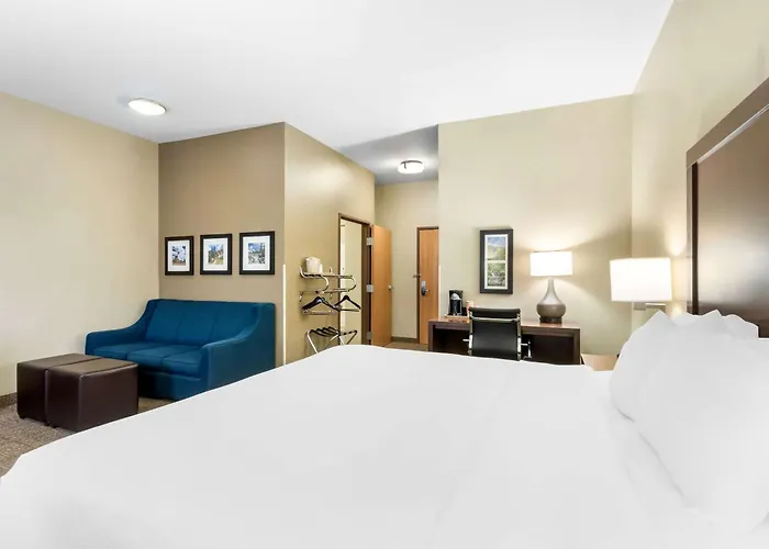 Hotel Comfort & Near Of Wyoming Laramie