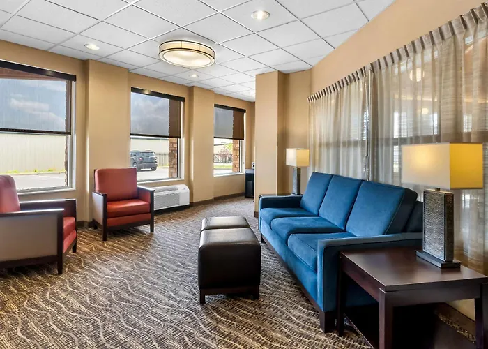 Comfort & Near Of Wyoming Hotel 4*
