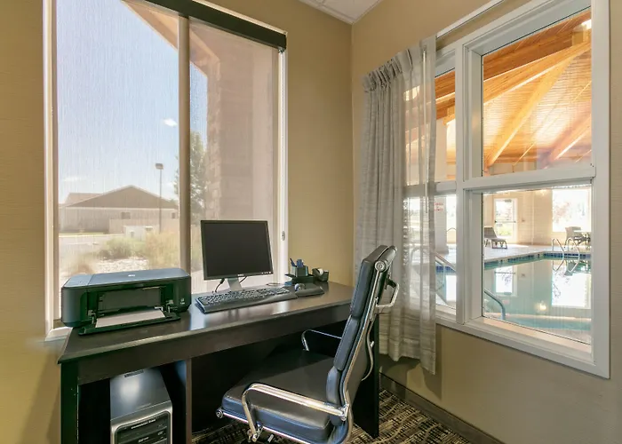 Comfort & Near Of Wyoming Hotel 4*