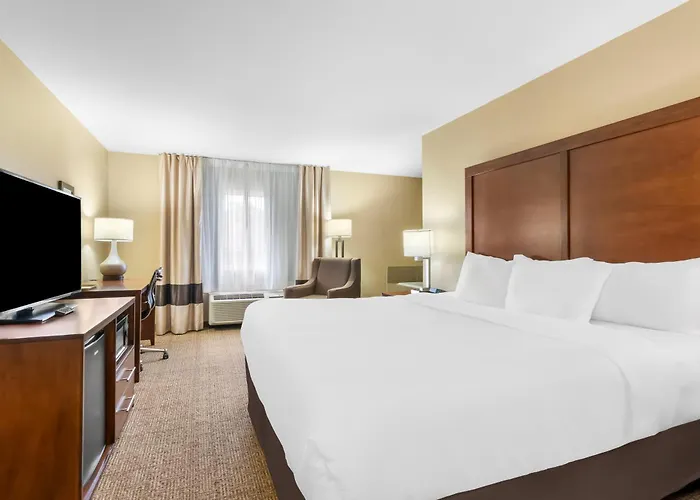 Hotel Comfort & Near Of Wyoming Laramie