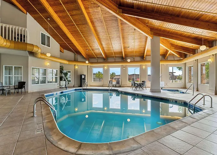 Hotel Comfort & Near Of Wyoming 4*
