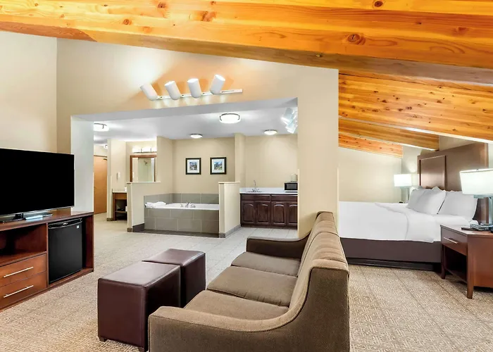 Hotel Comfort & Near Of Wyoming 4*